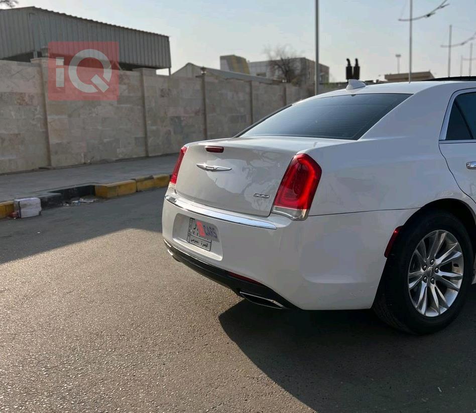 كرايسلر 300